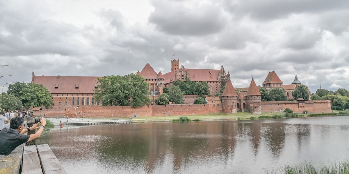 留影波兰之最大古城堡——马尔堡