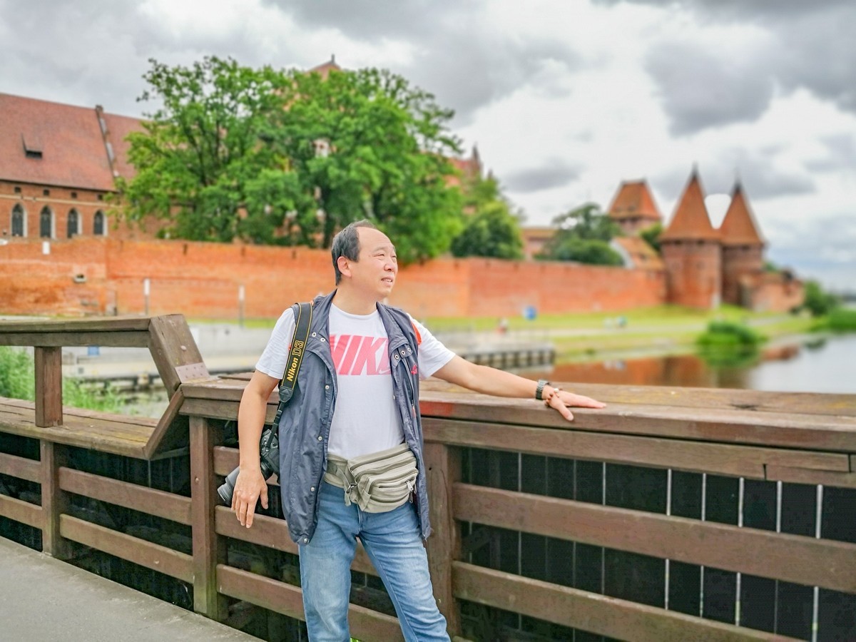 留影波兰之最大古城堡——马尔堡