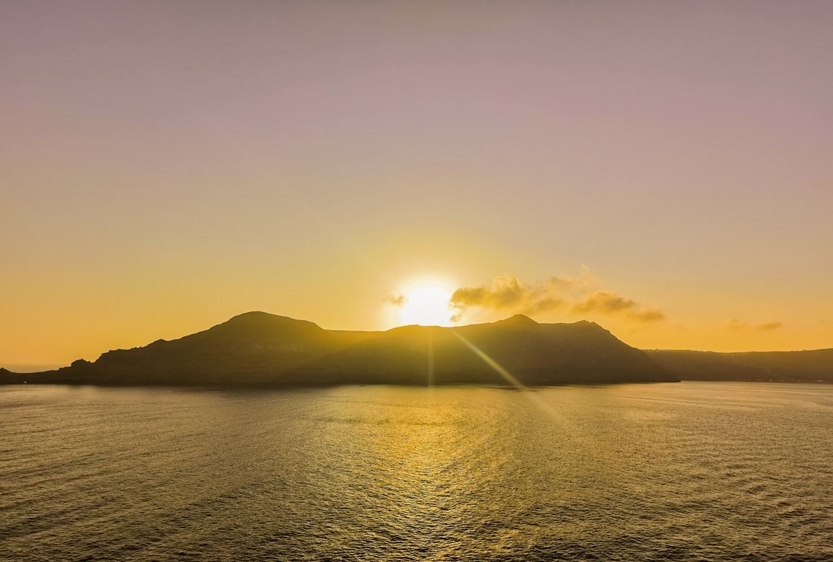 日落“圣托尼尼”（Santorini）（希腊）