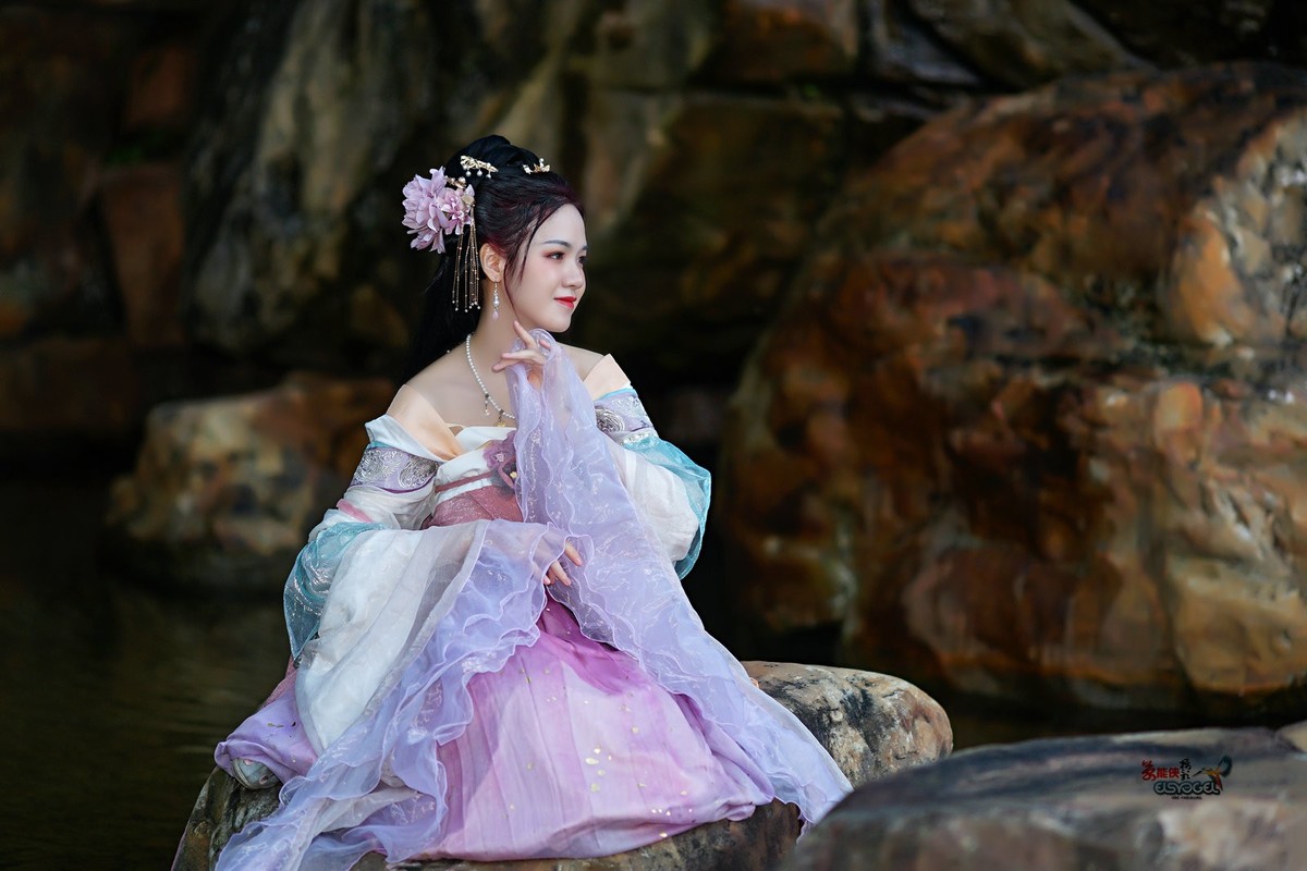 【石头花仙 】---馨馨