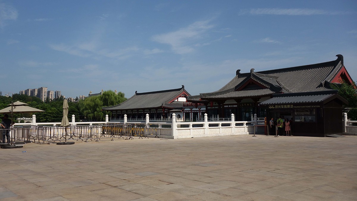 炎热的七月来到西安大唐芙蓉园游玩