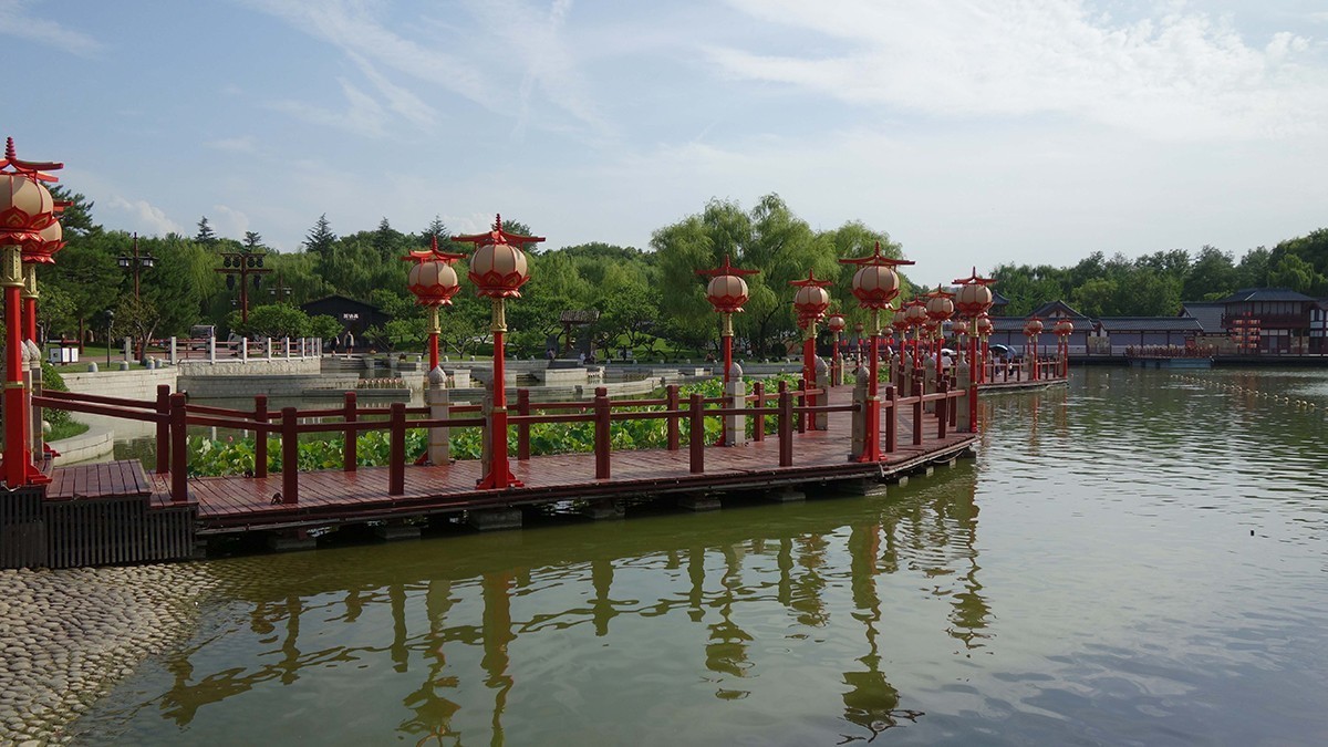 炎热的七月来到西安大唐芙蓉园游玩
