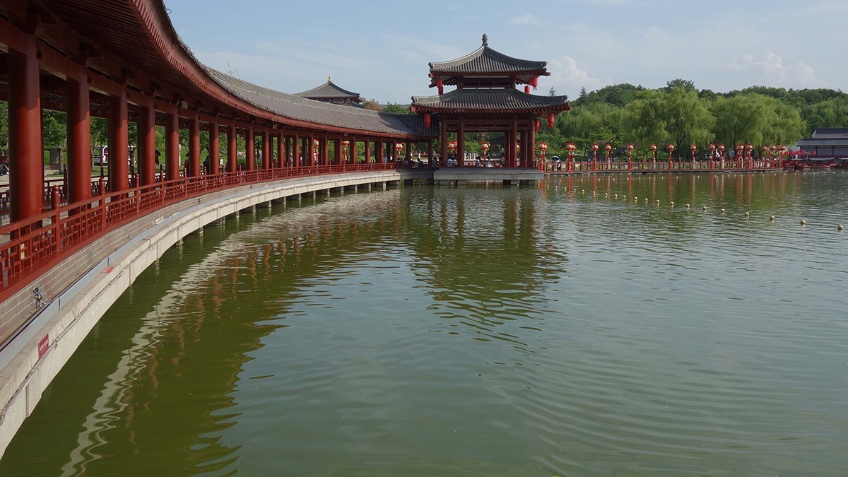 炎热的七月来到西安大唐芙蓉园游玩