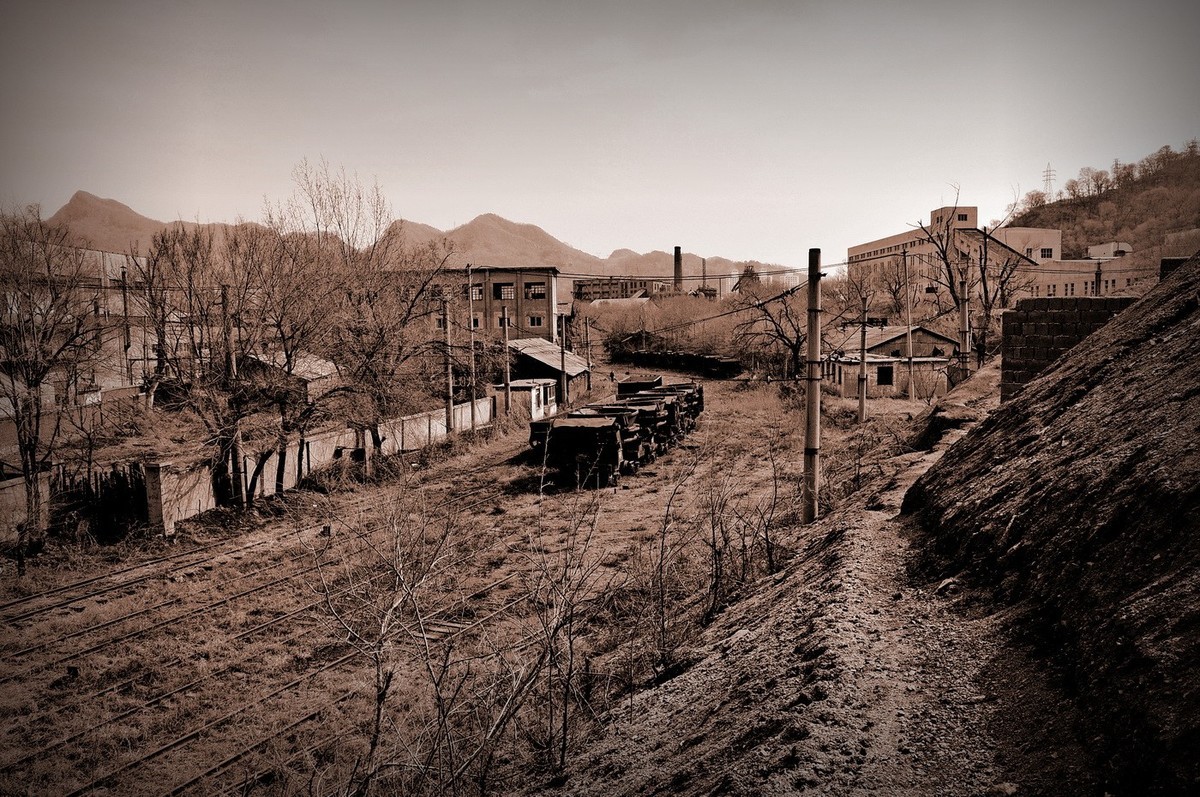 钢铁脊梁[历史遗址]