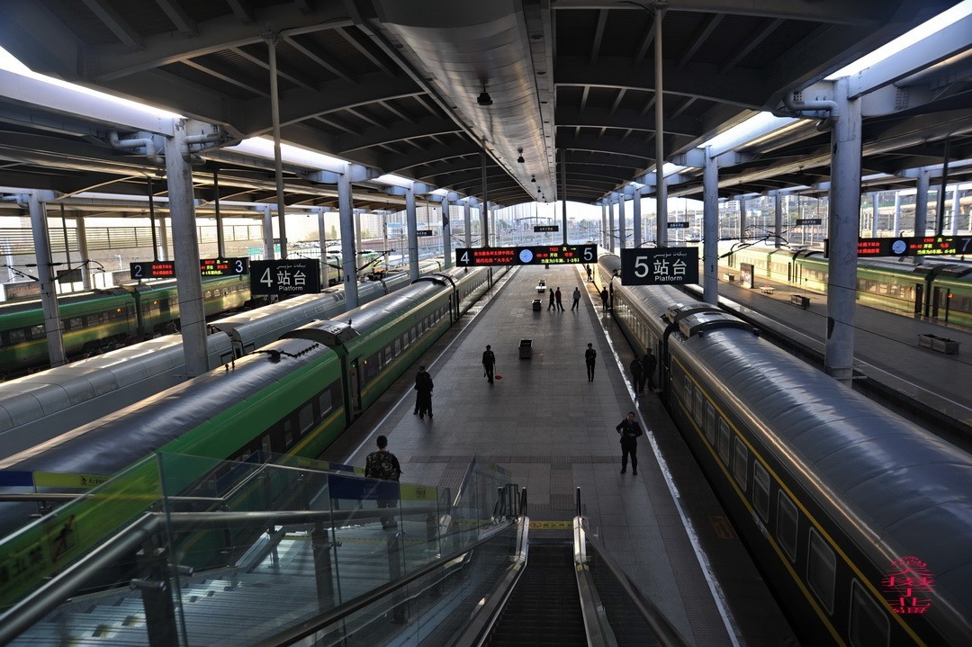 24.9.22北疆独山子打卡|     周鸣天