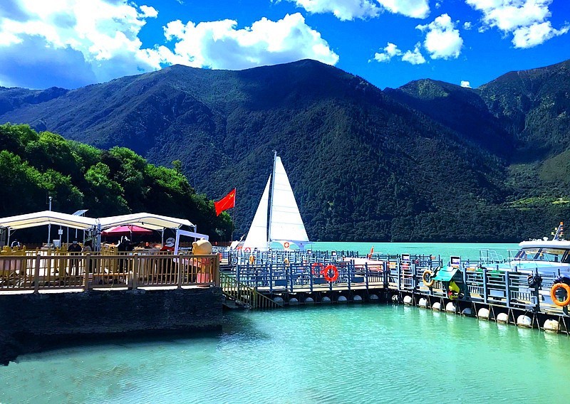 不老松游摄纪实06西藏风情巴松措景区游船