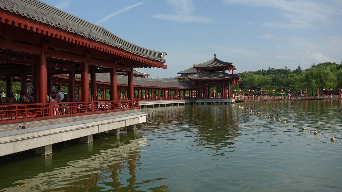 炎热的七月来到西安大唐芙蓉园游玩