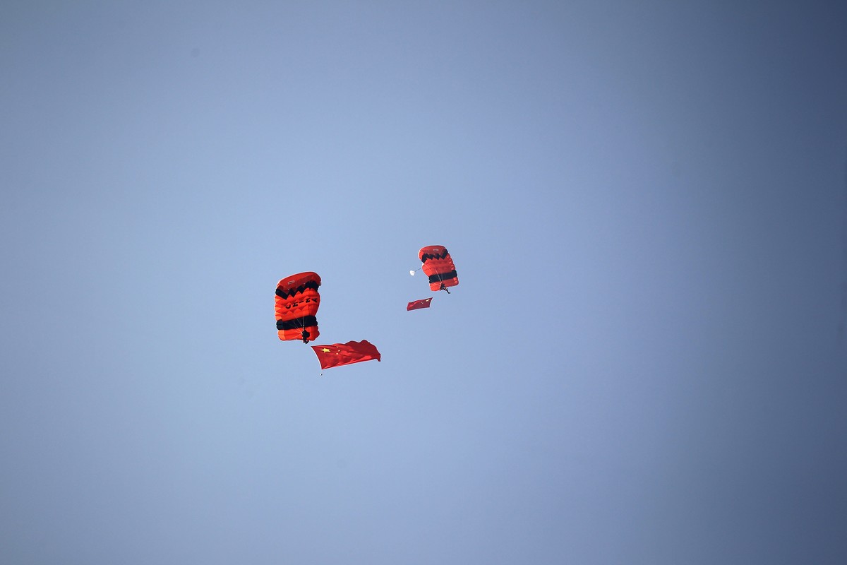 乌海的跳伞表演活动