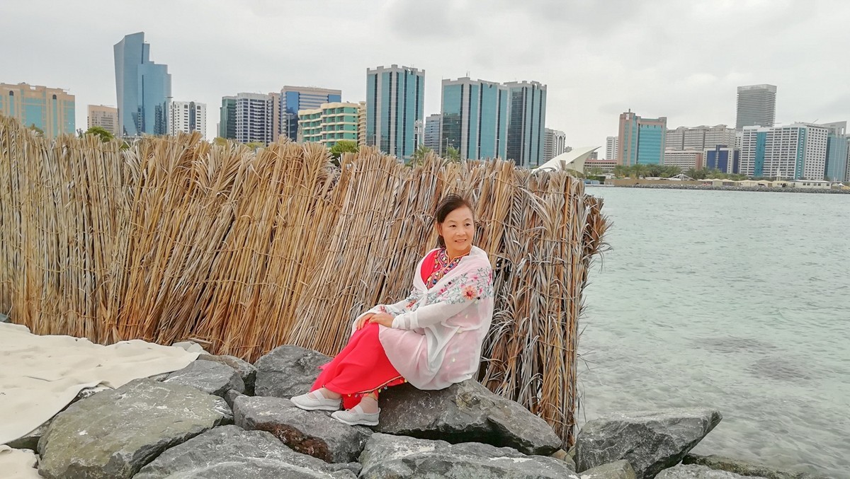 拜年篇--留影“阿布扎比”