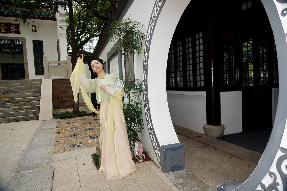 古琴台的古装美女！