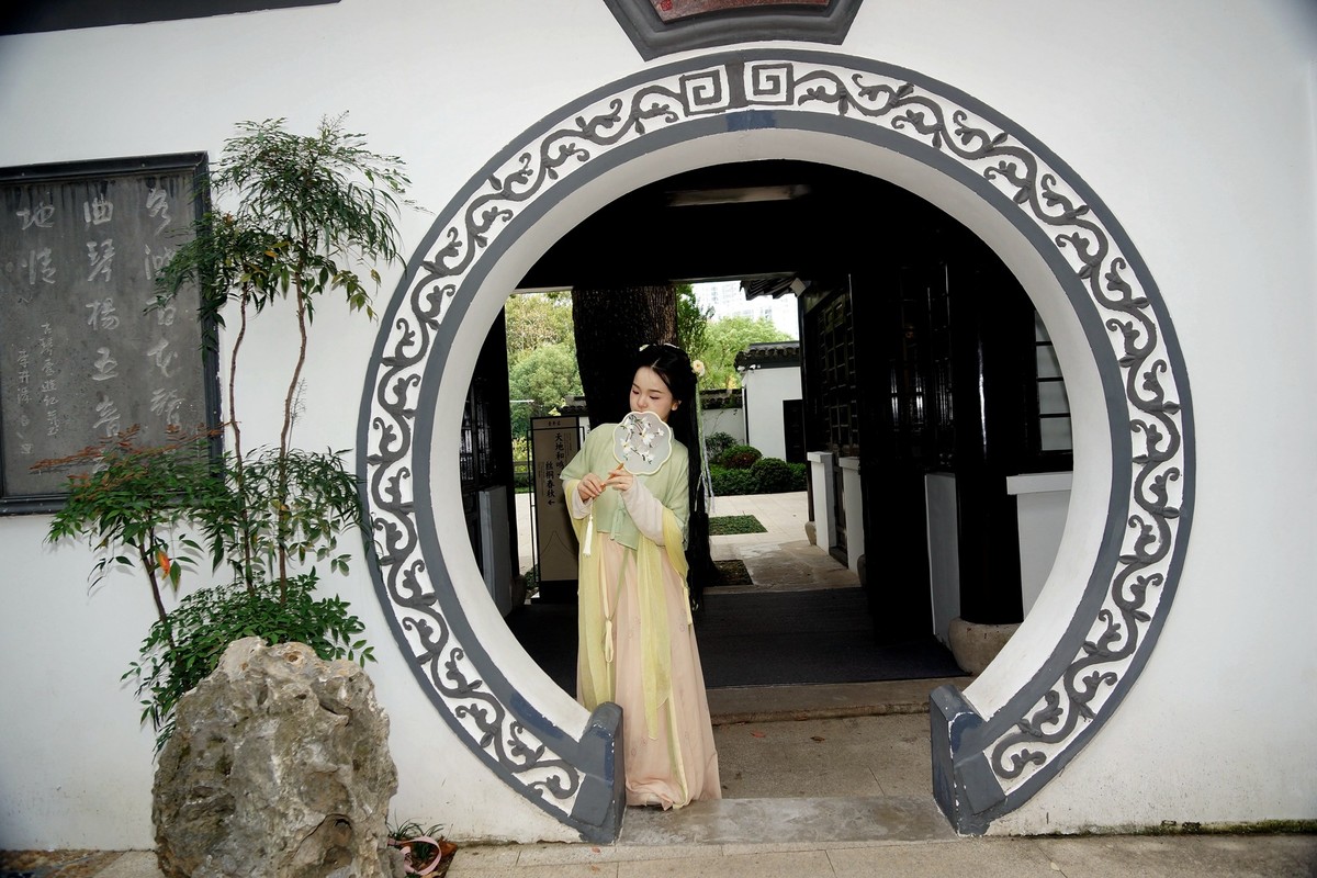 古琴台的古装美女！