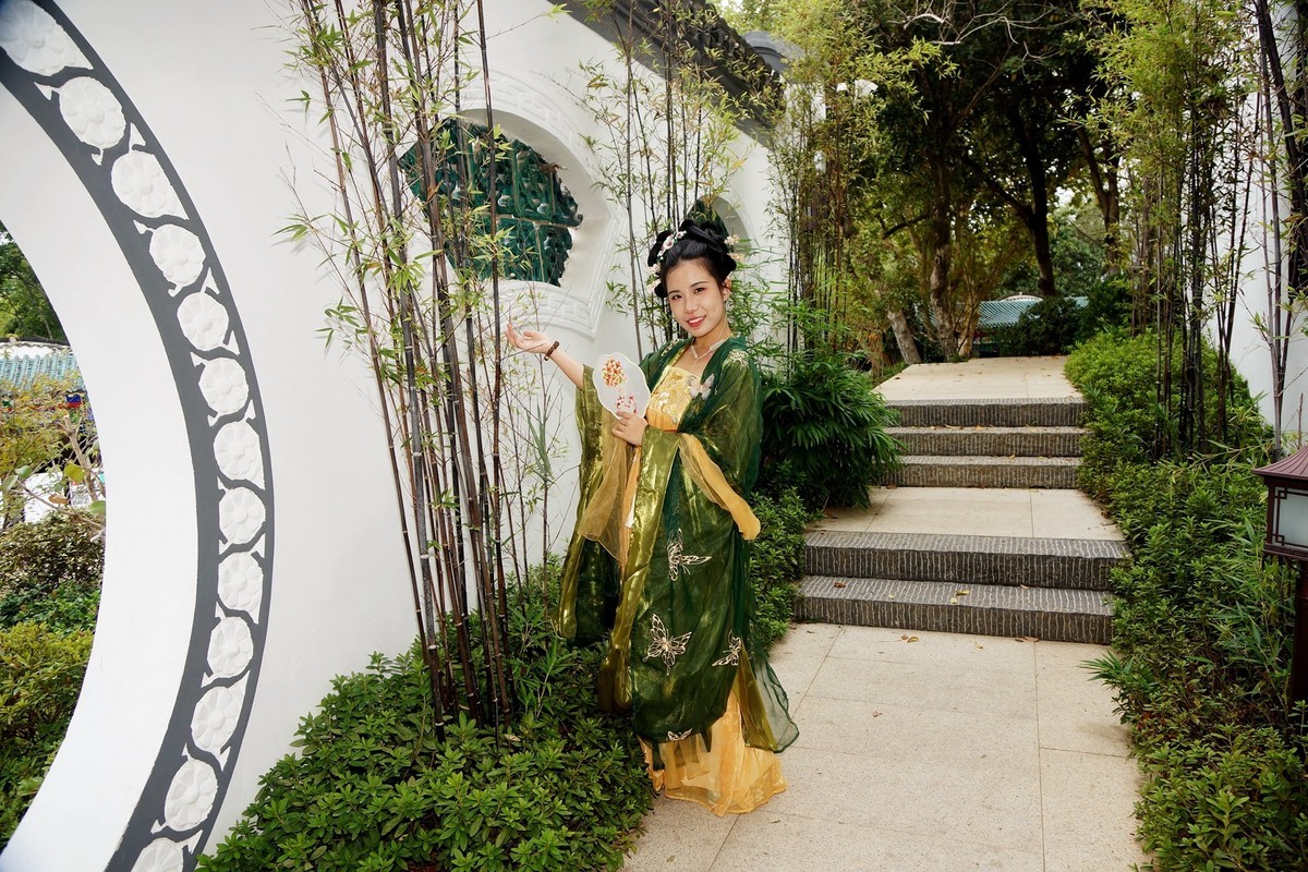 古琴台的古装美女！