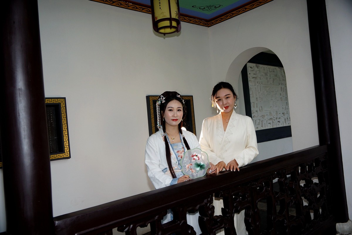 古琴台的古装美女！