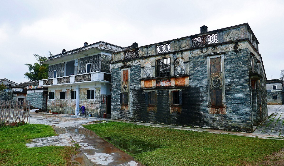 去海南路途中印象最深的一个景点《开平碉楼群》是早期富人自建楼群，感觉挺神秘。