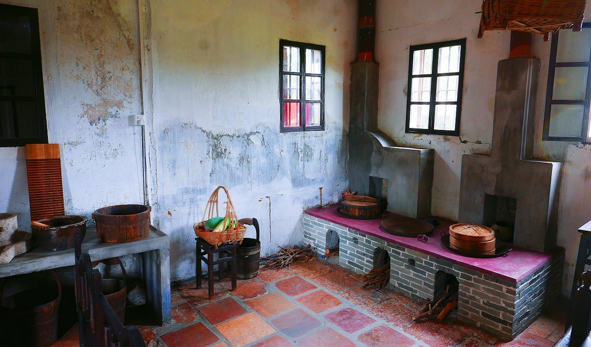 去海南路途中印象最深的一个景点《开平碉楼群》是早期富人自建楼群，感觉挺神秘。