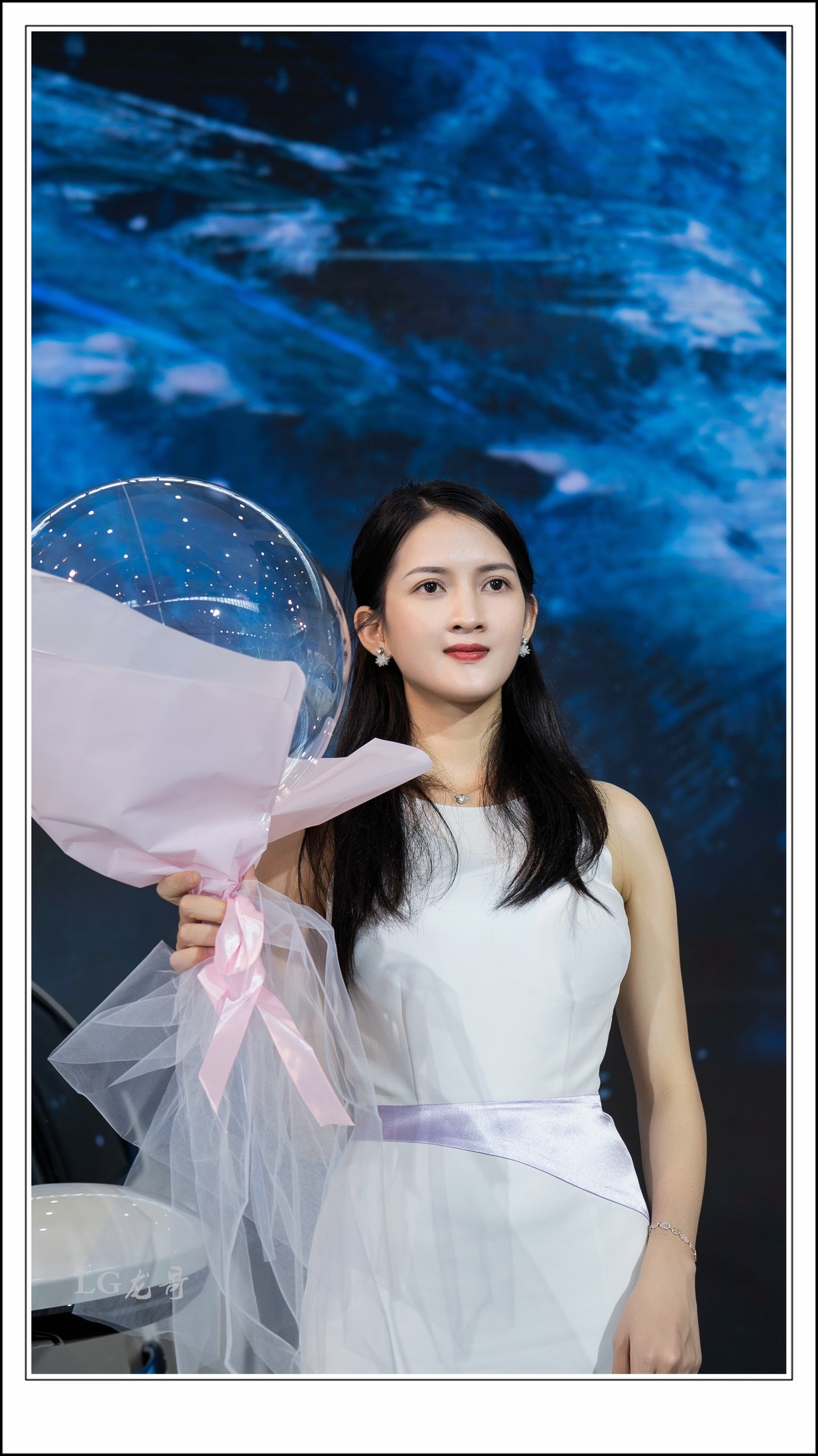 腾龙35-150mm f/2-2.8 Di III VXD镜头（A058）拍车展，一镜走天下