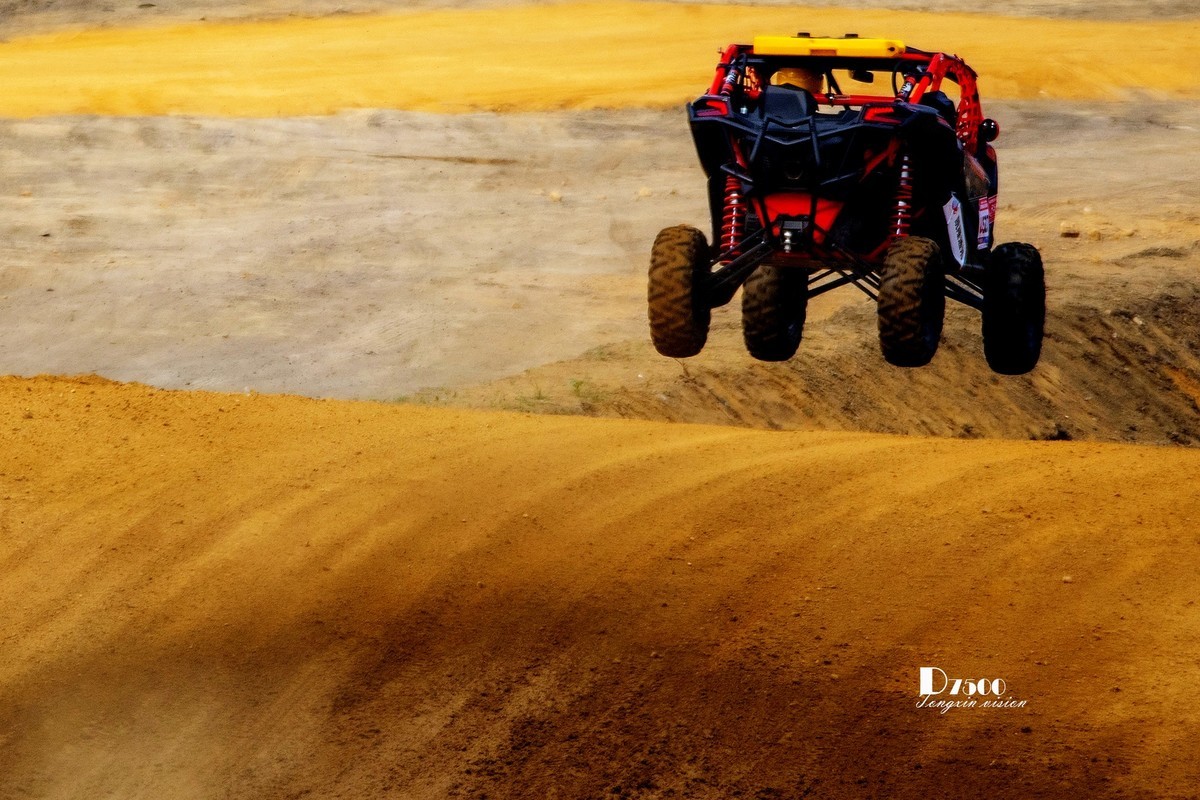 百年赛道飙车（76）