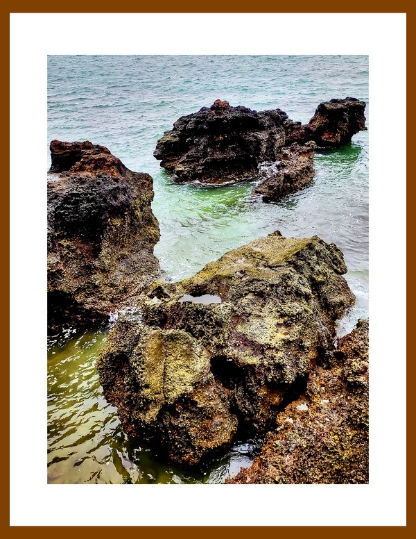 2022南行慢游（广西182）—鳄鱼山景区海滩礁石之一（北海市涠洲岛）