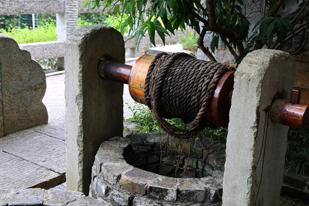 欧阳询笔下的挑花井