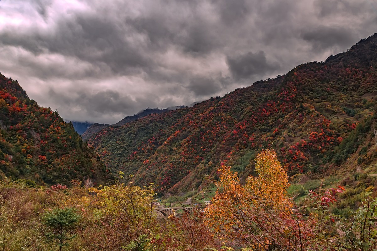 #留住美丽秋天#  2018. 10. 夹金山下 · 硗碛藏乡