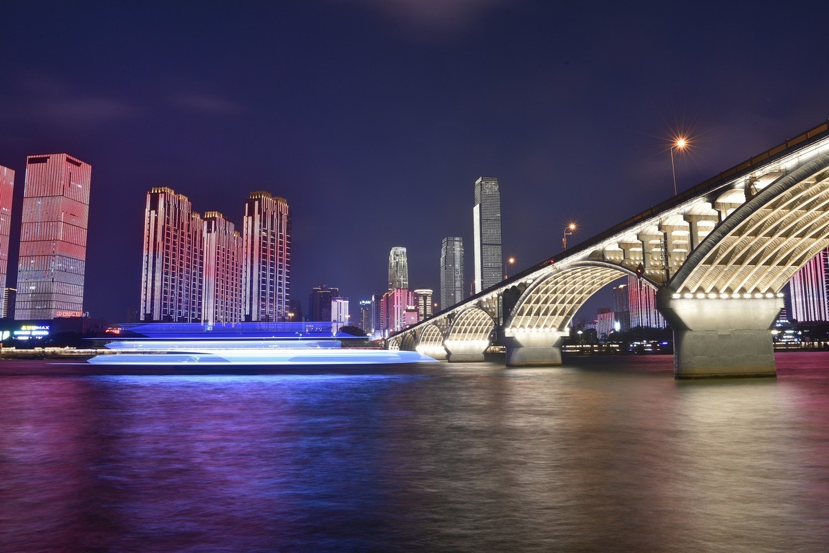 长沙湘江，夜景灿烂