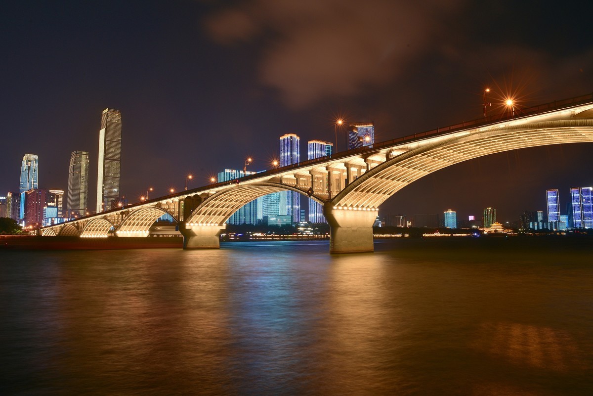 长沙湘江，夜景灿烂