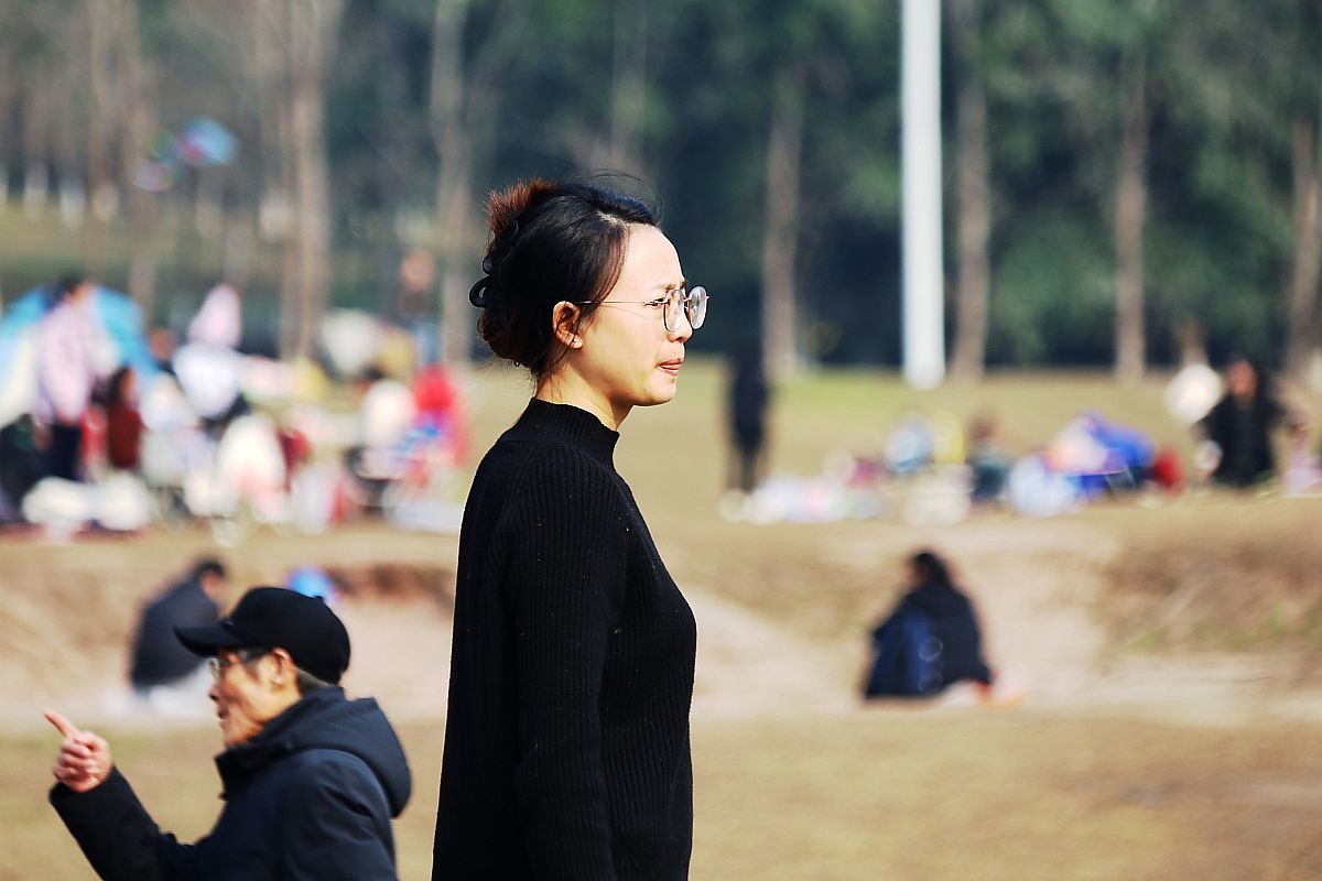 新年伊始扫草坪（二）