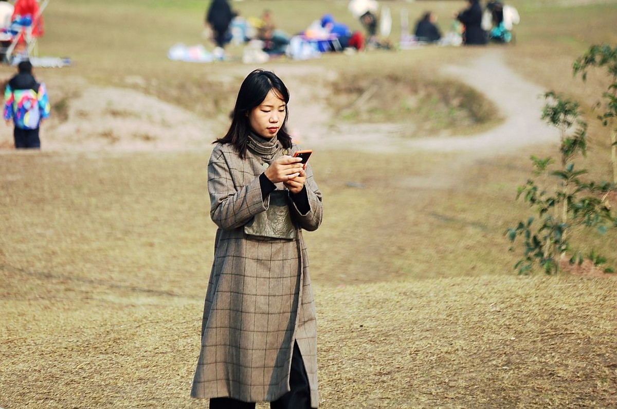 新年伊始扫草坪（二）