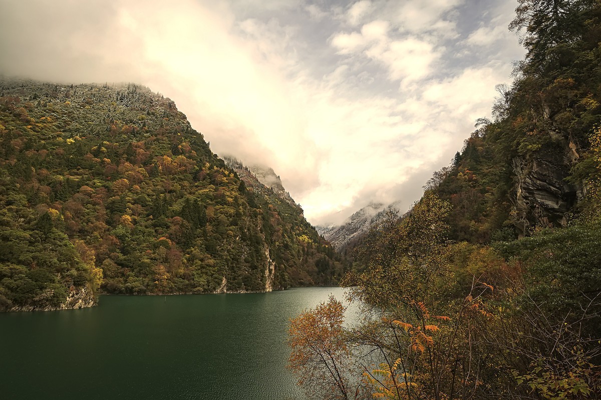 层林尽染松坪沟之长海