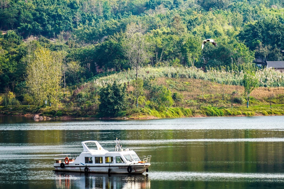 心旷神怡多宝湖