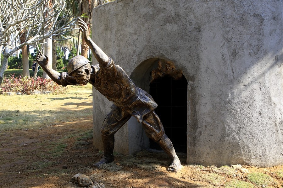 08《不老松：纪实摄影》海南临髙解放公园雕塑群！ (3)