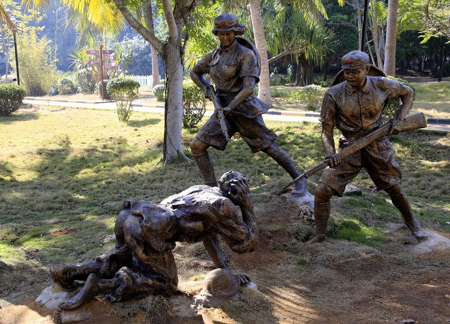 08《不老松：纪实摄影》海南临髙解放公园雕塑群！ (3)