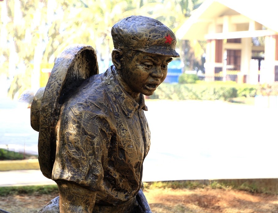 08《不老松：纪实摄影》海南临髙解放公园雕塑群！ (3)