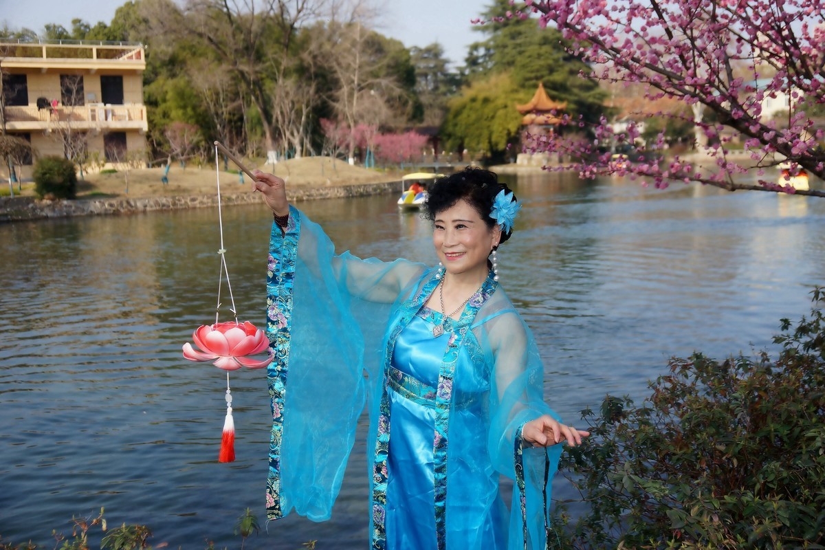 阳春三月赏春！