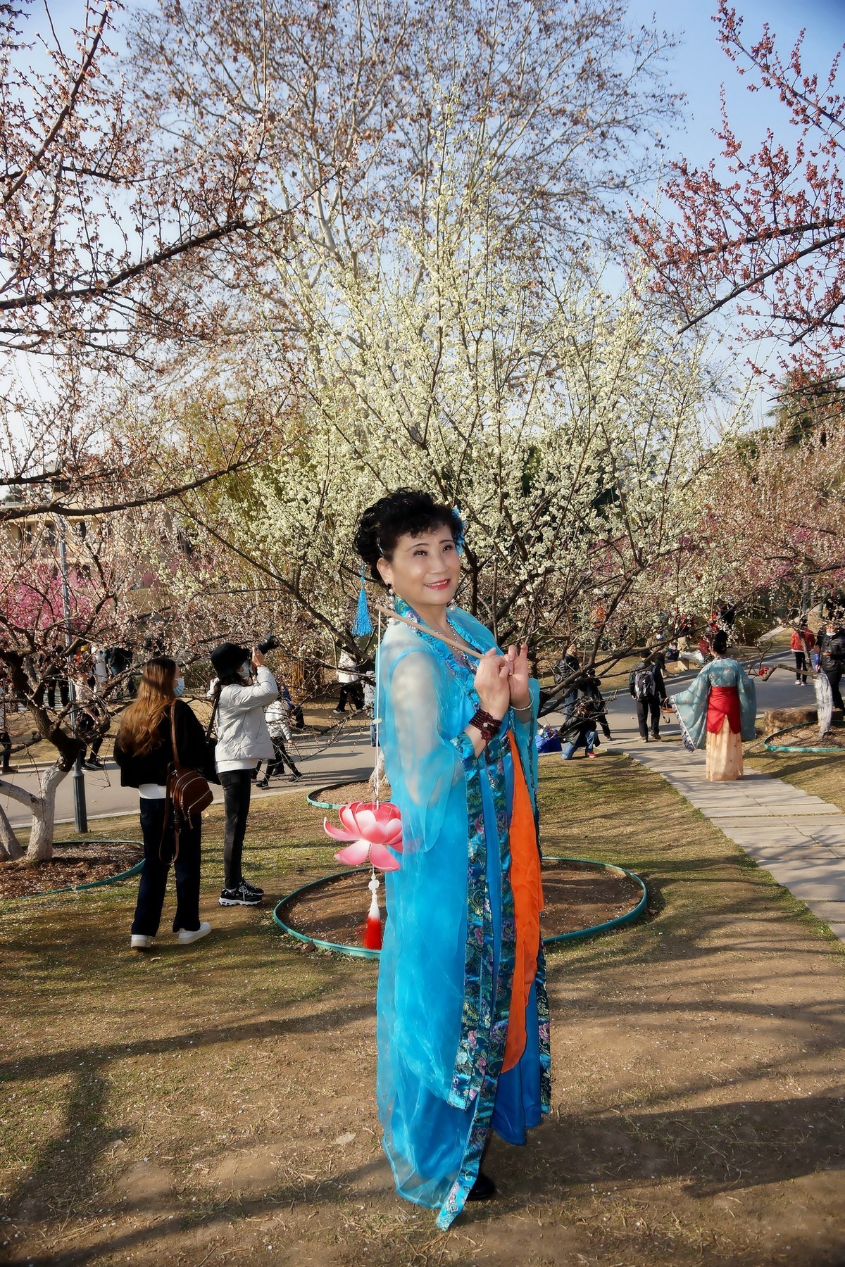 阳春三月赏春！