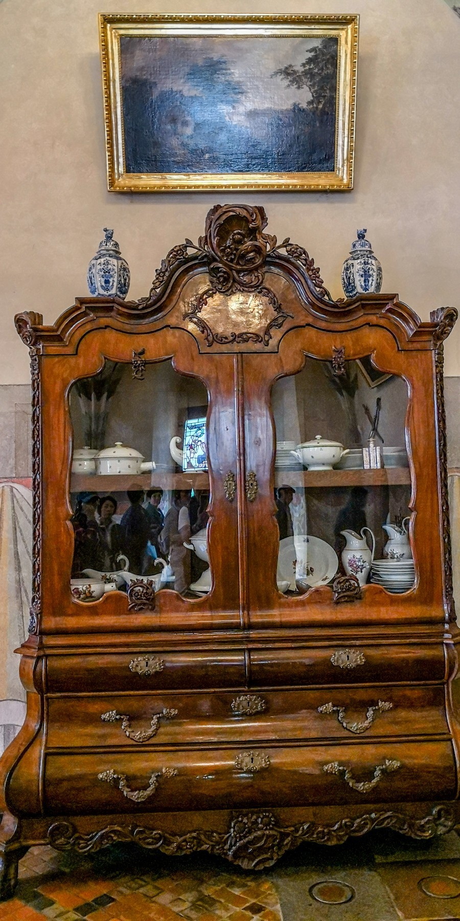 “马尔堡”留影