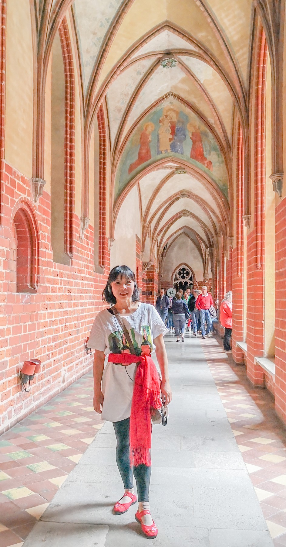 “马尔堡”留影