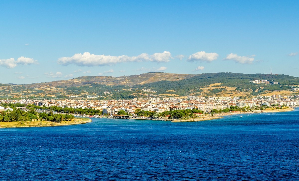 船行“爱琴海”