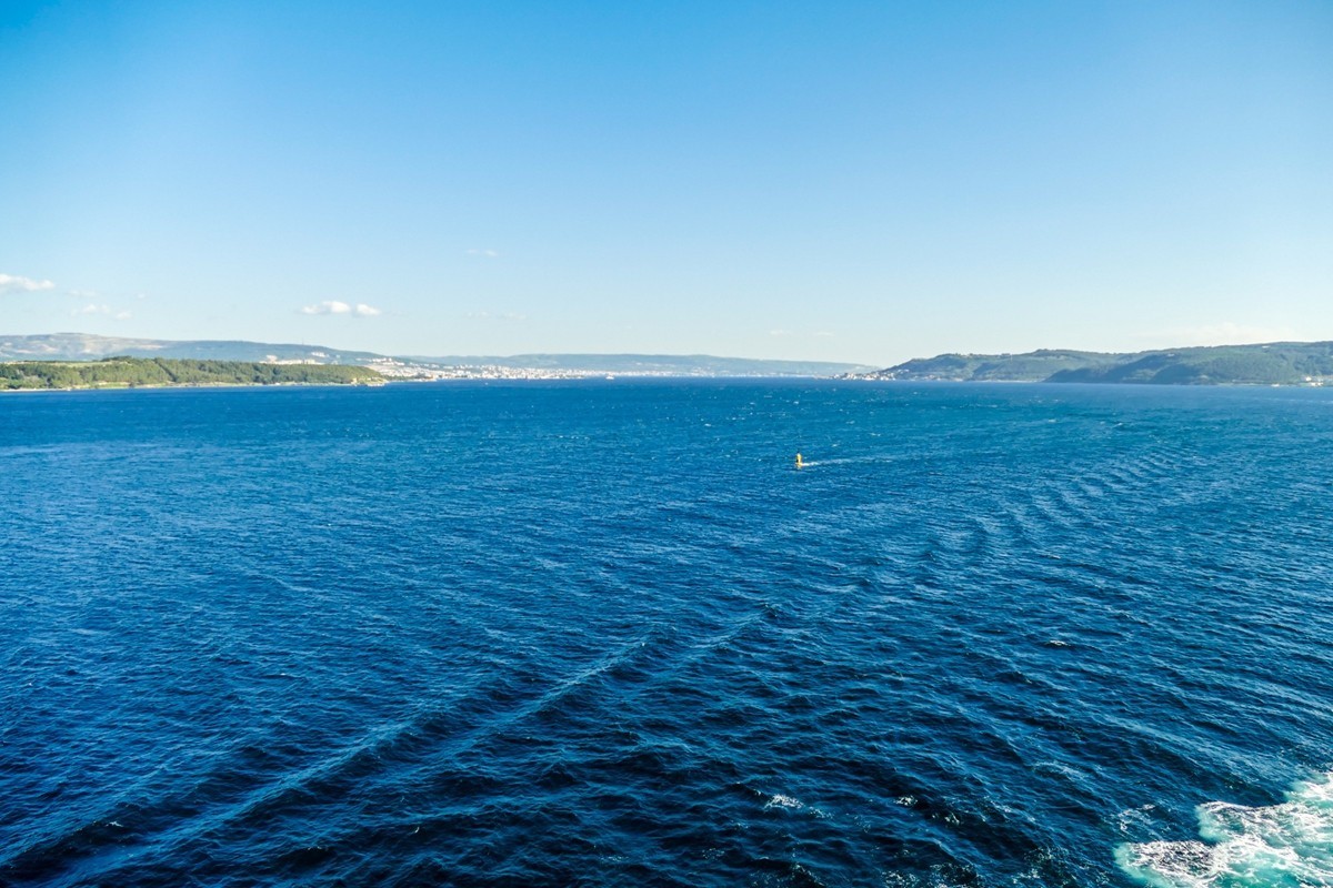 船行“爱琴海”