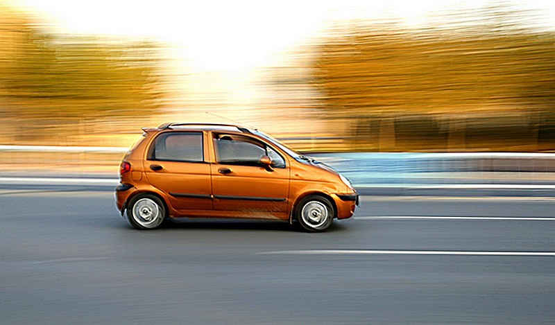 《不老松：纪实摄影》学摄影基础练习：追车！