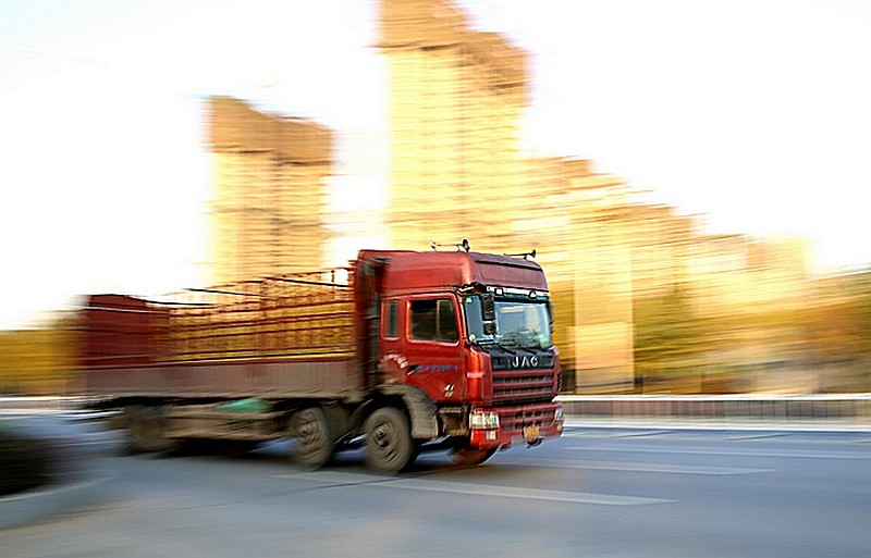 《不老松：纪实摄影》学摄影基础练习：追车！