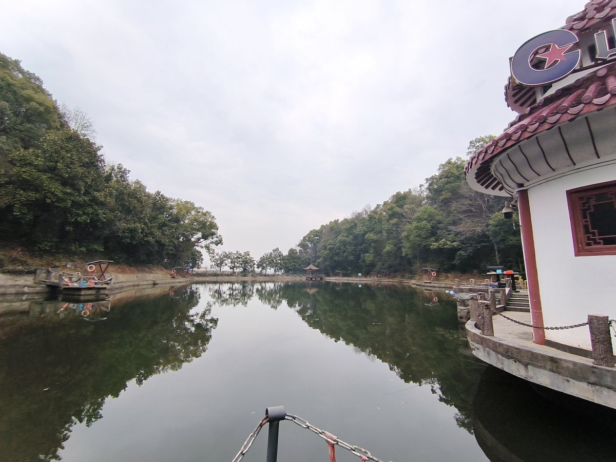 漫步星城 走街串巷（657）山鹰潭度假村