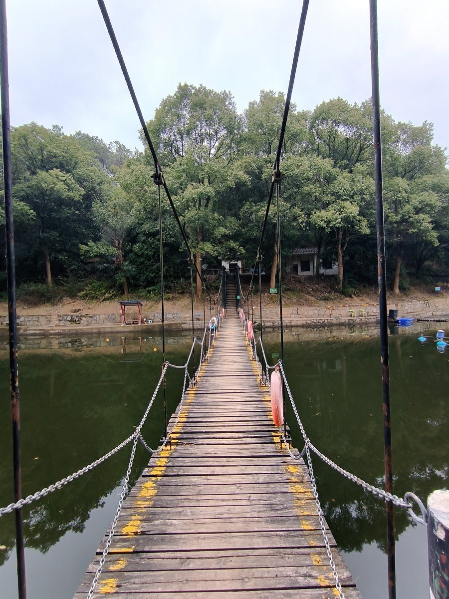 漫步星城 走街串巷（657）山鹰潭度假村