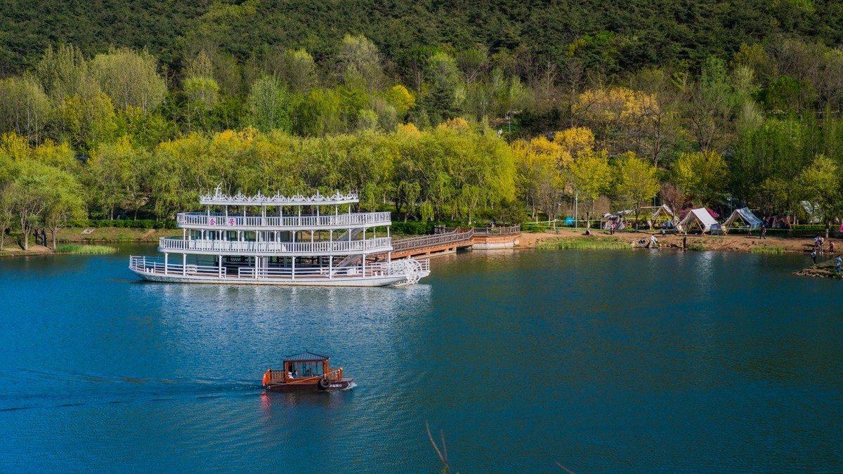 “ 五 一 ”棠 梨 湖 （ 四 ）