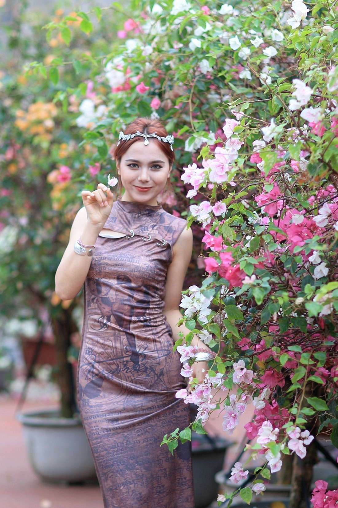 维族姑娘---亚克西