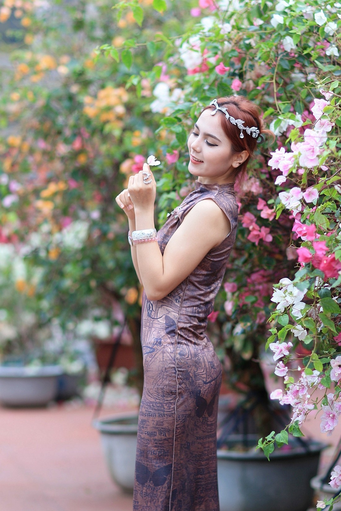 维族姑娘---亚克西