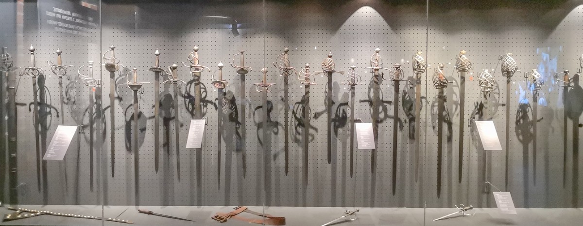 “马尔堡”留影