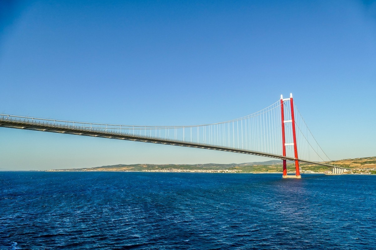 船行“爱琴海”