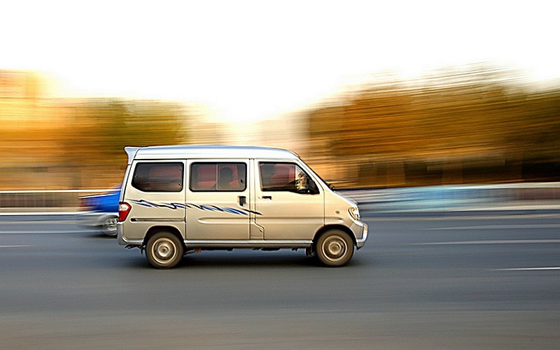 《不老松：纪实摄影》学摄影基础练习：追车！