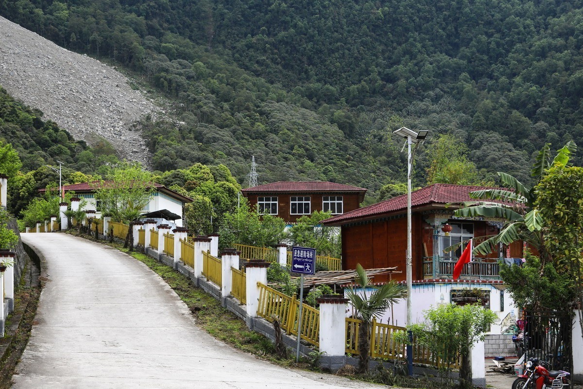 西行散记——路过珞巴族村庄